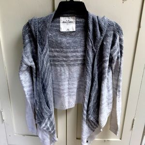 Abercrombie kids grey & white sweater